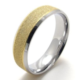 Elegante Form Farbbrillanz Hochwertiger Titanring