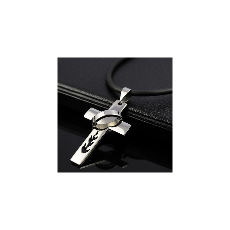 Halskette Mit Kreuzanhänger Aus Titan Für Jungen Mit Flammenmotiv Halskette Mit Kreuzanhänger Aus Titan Für Jungen Mit Flammenmotiv
