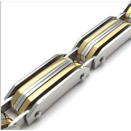 Gekonnte Verarbeitung Farbbrillanz Stabile Qualität Titan Armband