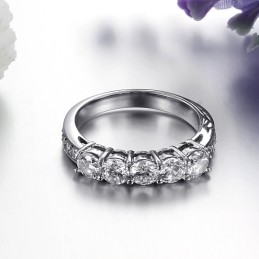 Zuverlässiger Leistungsring Aus Titan Für Damen Mit Strass