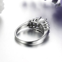 Stabiler Qualitäts-Titanring Für Damen Mit Strass