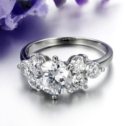 Hochwertiger Titanring Mit Strass