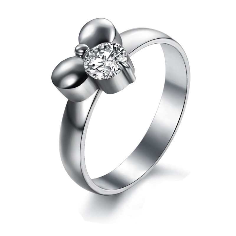 Bekannt Für Seinen Hochwertigen Damenring Aus Titan Mit Strass Bekannt Für Seinen Hochwertigen Damenring Aus Titan Mit Strass