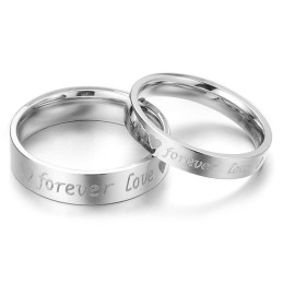 Klassischer Titanring Von Ausgezeichneter Qualität Für Liebhaber