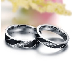 Hochwertiger Titanring Für Verliebte Mit Diamant