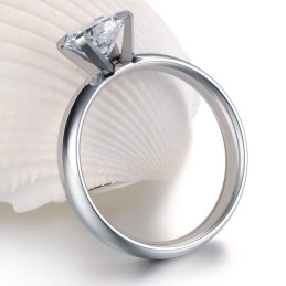 Langlebiger Weiblicher Titanring Mit Strass