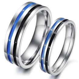Einfach Zu Verwendender Blau-Schwarzer Titanring Für Liebhaber