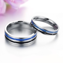 Einfach Zu Verwendender Blau-Schwarzer Titanring Für Liebhaber