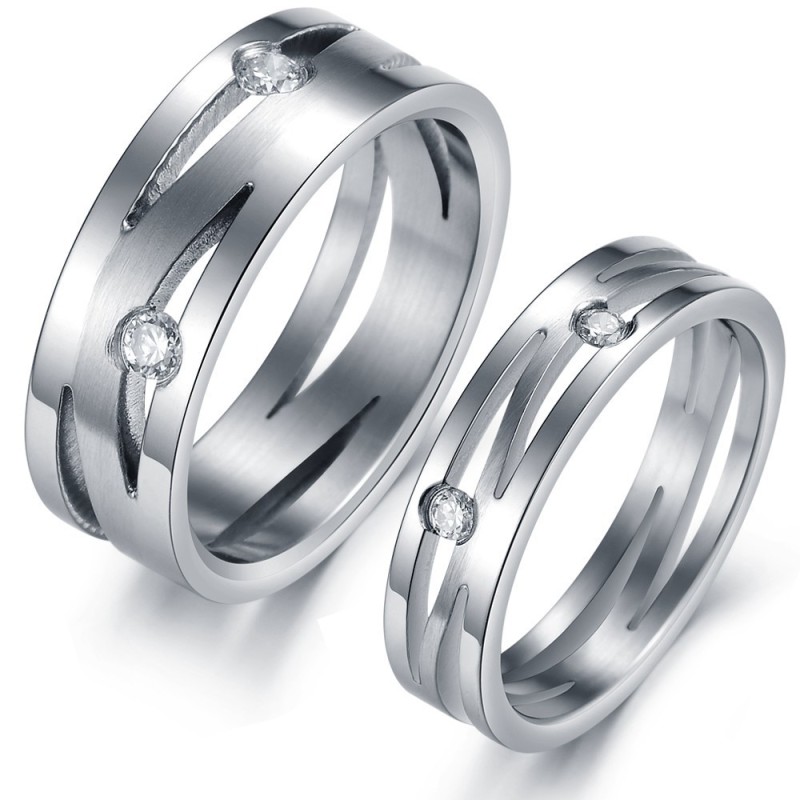 Stabiler Qualitäts-Labyrinth-Titanring Für Liebhaber Mit Strass Stabiler Qualitäts-Labyrinth-Titanring Für Liebhaber Mit Strass