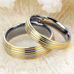 Hochwertiger Goldener Titanring Für Verliebte