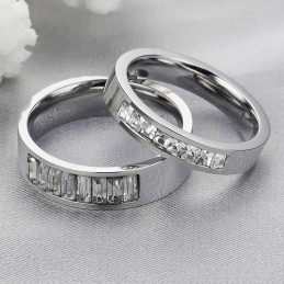 Große Auswahl An Titanringen Für Verliebte Mit Strass