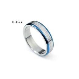 Klassischer Koreanischer Ringanhänger Und Titanhalskette
