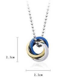 Modischer Anhänger Mit Dreifarbigen Ringen Und Titan-Halskette