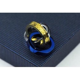 Modischer Anhänger Mit Dreifarbigen Ringen Und Titan-Halskette
