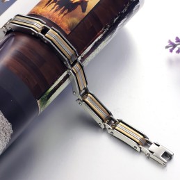 Große Auswahl An Titan-Armbändern Für Männer