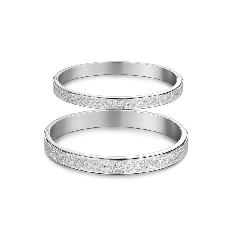 Stabiler Qualitäts-Scrub-Titan-Armreif Für Liebhaber