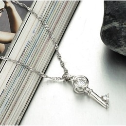 Große Auswahl An Weiblichen Schloss Und Schlüssel  ierung Titan Halskette Mit Strass