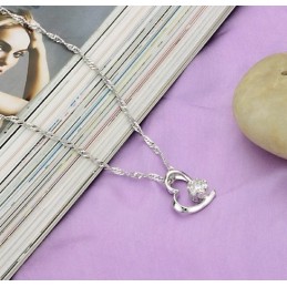 Stabile Qualität Weibliche Platin Beschichtung Titan Halskette Mit Diamant
