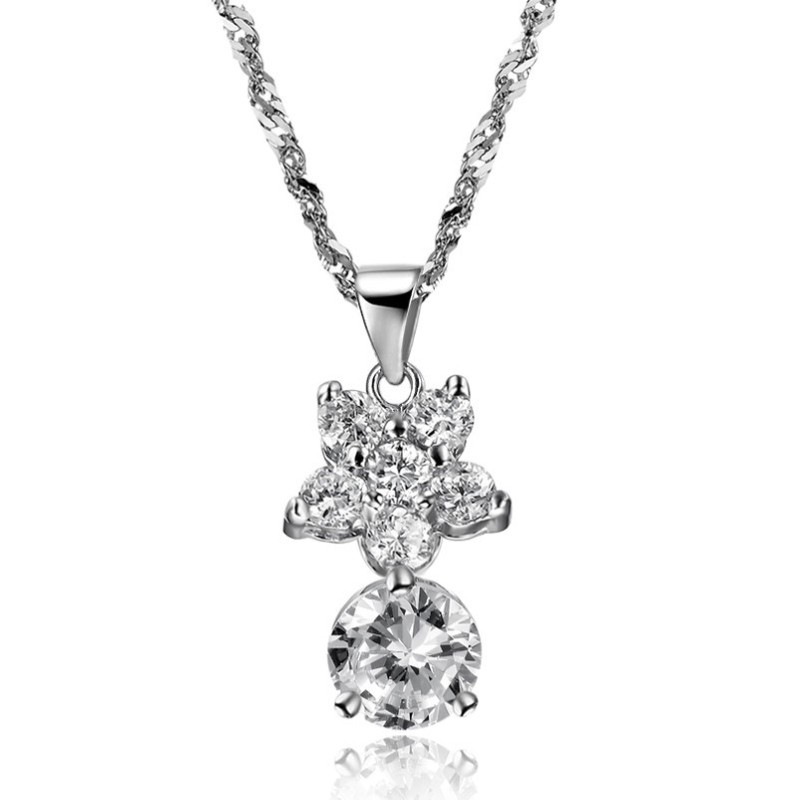 Die Königin Der Qualität Weiblicher Stern Platinierte Titan Halskette Mit Strass Die Königin Der Qualität Weiblicher Stern Platinierte Titan Halskette Mit Strass