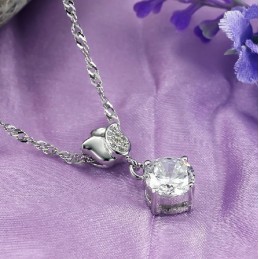Die Königin Der Qualität Weibliche Rose Form Platin Überzogene Titan Halskette Mit Strass