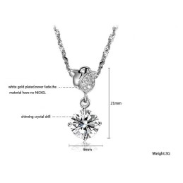 Die Königin Der Qualität Weibliche Rose Form Platin Überzogene Titan Halskette Mit Strass