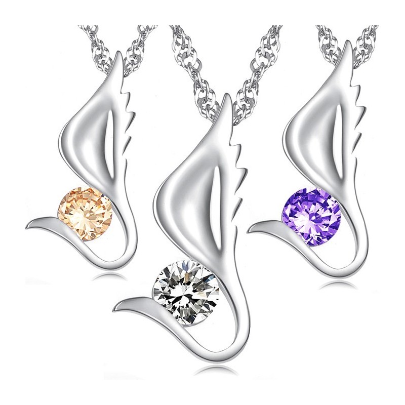 Die Königin Der Qualität – Platinierte Titan-Halskette In Flügelform Für Frauen Mit Diamant Die Königin Der Qualität – Platinierte Titan-Halskette In Flügelform Für Frauen Mit Diamant