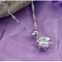 Stabile Qualität Weibliche Rose Form Platin Beschichtung Titan Halskette