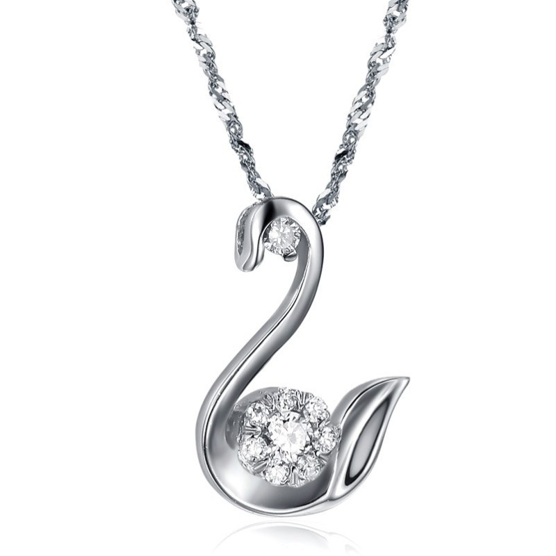 Einfach Zu Verwendende Weibliche Platin-Titan-Halskette Mit Strass Einfach Zu Verwendende Weibliche Platin-Titan-Halskette Mit Strass