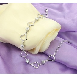 Hochwertiges Weibliches Sweetheart-Armband Aus Platiniertem Titan Mit Diamant