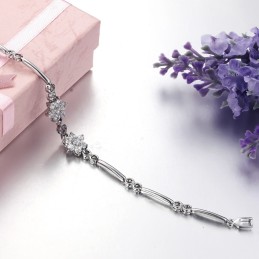 Die Königin Der Qualität Weibliche Pflaumenblütenform Platiniertes Titanarmband Mit Diamant