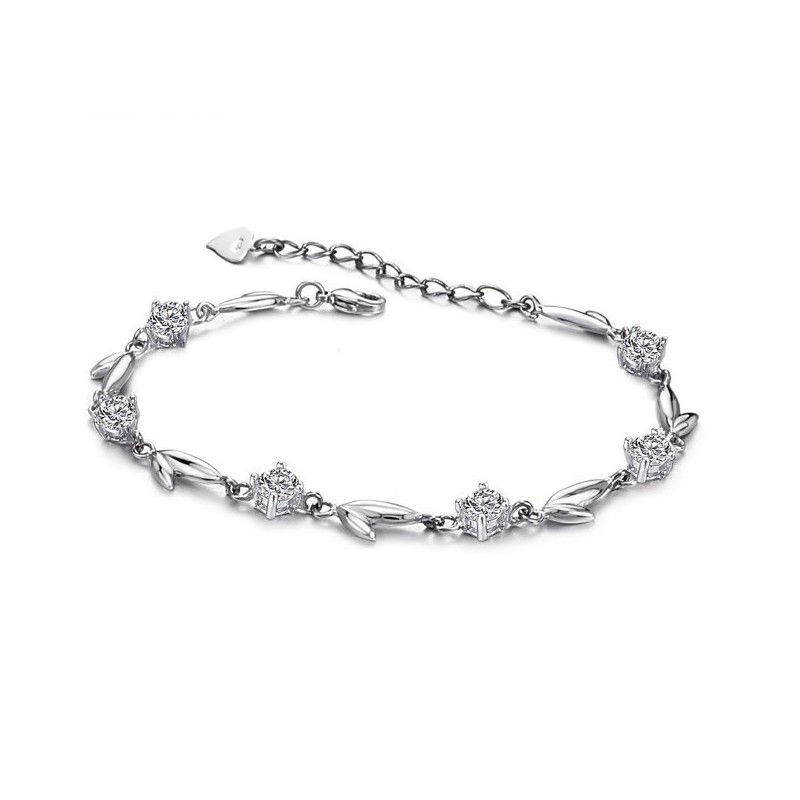 Bekannt Für Sein Hochwertiges, Platiniertes Titanarmband In Blattform Mit Strasssteinen Bekannt Für Sein Hochwertiges, Platiniertes Titanarmband In Blattform Mit Strasssteinen