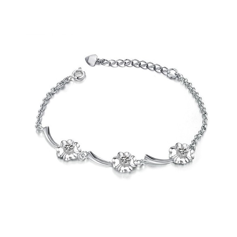 Langlebiges, Weibliches, Platiniertes Titanarmband In Kleeblattform Langlebiges, Weibliches, Platiniertes Titanarmband In Kleeblattform