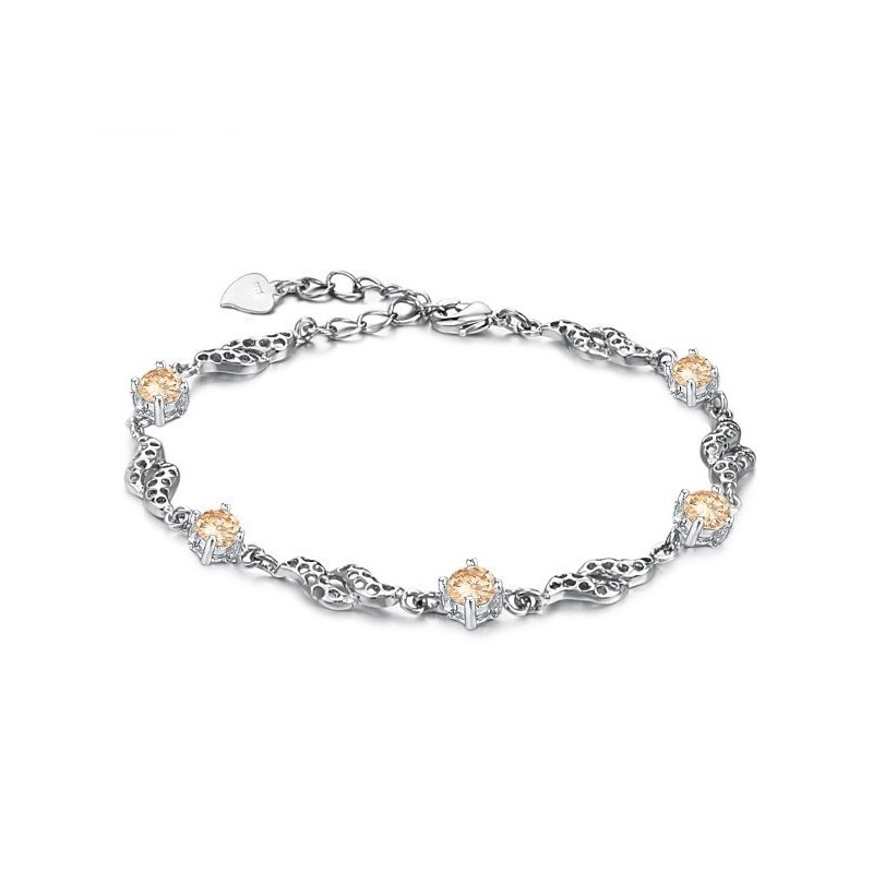 Hochwertiges Weibliches Hohles Platin-Titan-Armband Mit Diamant Hochwertiges Weibliches Hohles Platin-Titan-Armband Mit Diamant