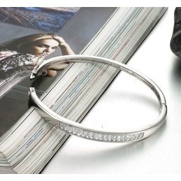 Zuverlässiger Qualitätsarmreif Aus Platiniertem Titan Für Damen, Allergiefrei, Mit Diamant