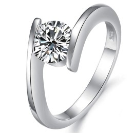 Zuverlässiger Leistungsring Aus Platiniertem Titan Für Damen Mit Strass