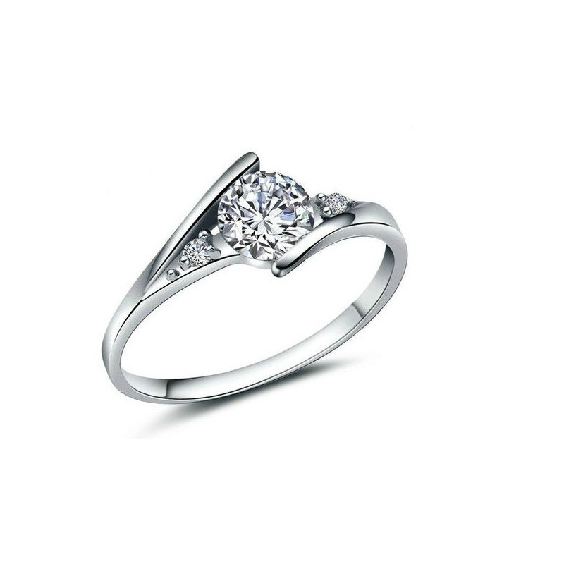 Langlebig Im Einsatz Weiblicher Platinierter Titanring Mit Strass Langlebig Im Einsatz Weiblicher Platinierter Titanring Mit Strass