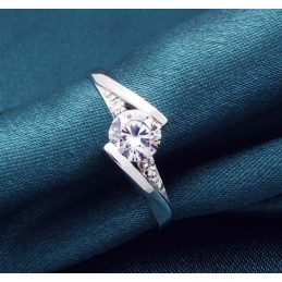 Langlebig Im Einsatz Weiblicher Platinierter Titanring Mit Strass