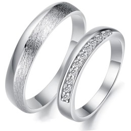 Weltweit Bekannter Platinierter Titanring Für Verliebte Mit Strass
