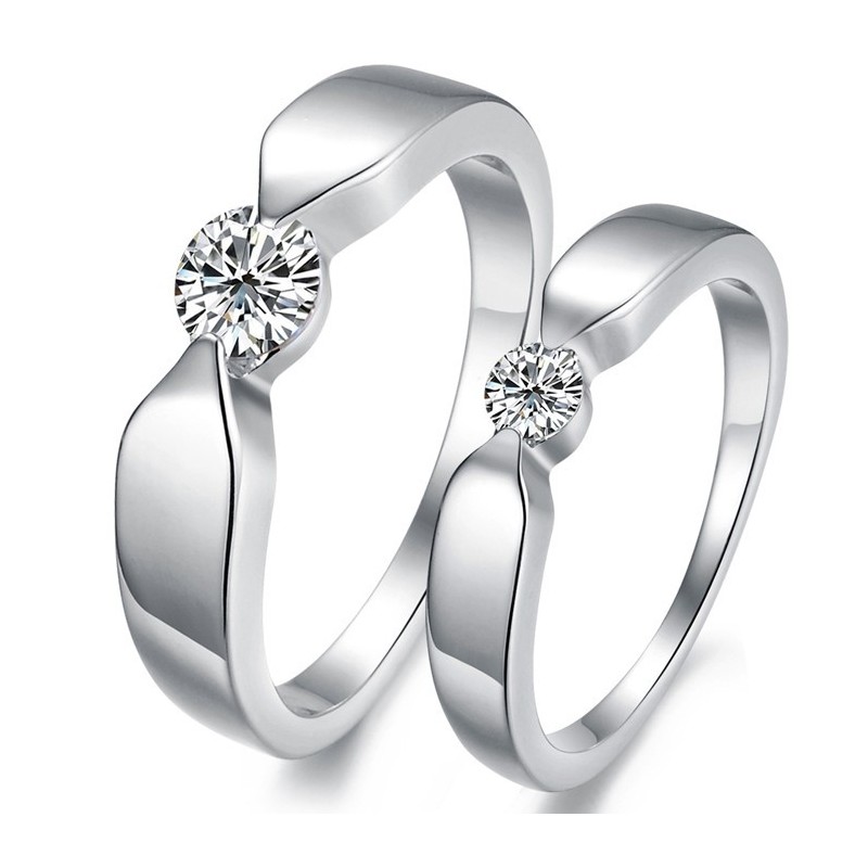 Hochwertiger Platinierter Titanring Für Verliebte Mit Strass Hochwertiger Platinierter Titanring Für Verliebte Mit Strass
