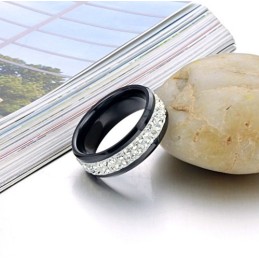 Zuverlässiger Performance-Ring Aus Schwarzem Wolfram-Keramik Mit Strass