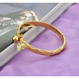 Stabiler, Hochwertiger, 18 Karat Vergoldeter Retro-Armreif Für Damen