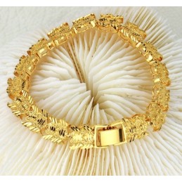 Hochwertiges Damenarmband Mit 18 Karat Goldbeschichtung