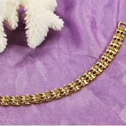 Hochwertiges Damenarmband Mit 18 Karat Goldbeschichtung