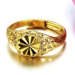 Qualität Und Quantität Garantiert: Klassischer Damenring Mit 18 Karat Goldbeschichtung