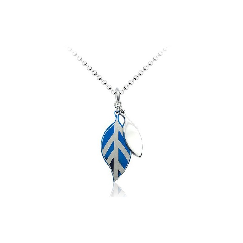 Modischer Anhänger Mit Blauem Blattmotiv Aus Titan – Inklusive Kette Modischer Anhänger Mit Blauem Blattmotiv Aus Titan – Inklusive Kette