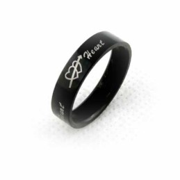 Ein Pfeil-Piercing Durch Zwei Herzen, 6 Mm, Schwarzer Titanring Für Herren