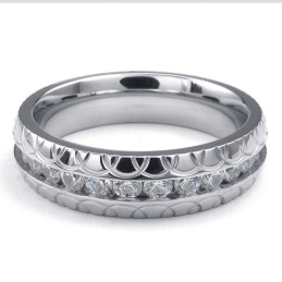 Runder Titanring Mit Weißem Zirkon