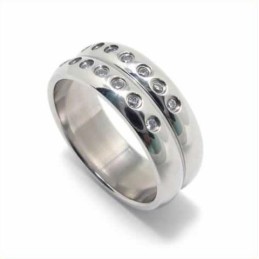 8 Mm Court-Band-Ring Aus Titan Mit Diamanteneinlage