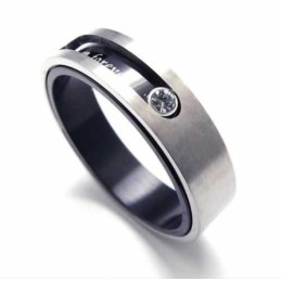 5 Mm Court-Band-Ring Aus Titan Mit Diamanteneinlage