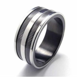 Zwei Geriffelter 8-Mm-Ring Aus Schwarzem Titan